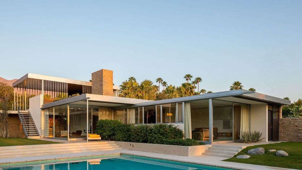 Vista panorámica de la Casa Kaufmann de Richard Neutra